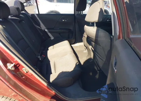 2015 Honda Accord Sport z USA, uszkodzony, nr VIN 1HGCR2F53FA057217